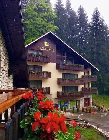 Фотографии Гостевой дом Boutique Hotel Casa Emil г. Пояна-Брашов (Румыния) №1 Фото Гостевой дом Boutique Hotel Casa Emil г. Пояна-Брашов 1