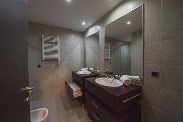 Фото номера Улучшенный двухместный номер с 1 кроватью Апарт-отели Silver Mountain Resort &amp; Spa г. Пояна-Брашов 5