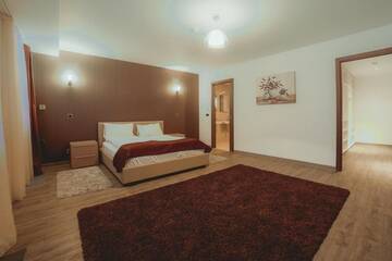 Фото номера Апартаменты с 2 спальнями Апарт-отели Silver Mountain Resort &amp; Spa г. Пояна-Брашов 3