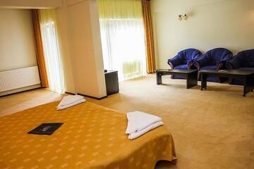 Фото номера Апартаменты с видом на горы Отель Hotel Poiana Ursului г. Пояна-Брашов 8