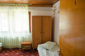 Фото номера Апартаменты - 1-й этаж Лоджи Cabana Fantanita cu Brazi г. Пояна-Брашов 9