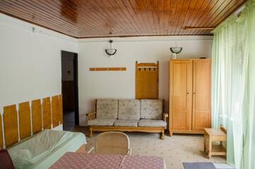 Фото номера Апартаменты - 1-й этаж Лоджи Cabana Fantanita cu Brazi г. Пояна-Брашов 14