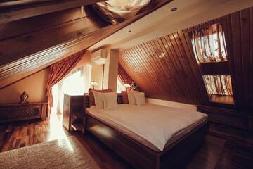Фото номера Улучшенный полулюкс в мансарде Гостевой дом Denisa Boutique Hotel г. Пояна-Брашов 2