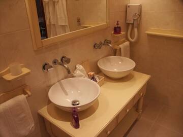 Фото номера Двухуровневый люкс Гостевой дом Boutique Hotel Casa Emil г. Пояна-Брашов 21