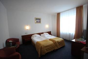Фото номера Двухместный номер с 2 отдельными кроватями Отель Hotel Ruia г. Пояна-Брашов 6