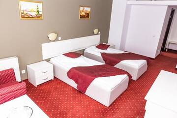 Фото номера Двухместный номер с 2 отдельными кроватями Отель Hotel Miraj г. Пояна-Брашов 7