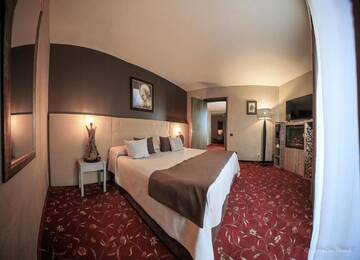 Фото номера Апартаменты Джуниор Курортные отели Alpin Resort Hotel г. Пояна-Брашов 3