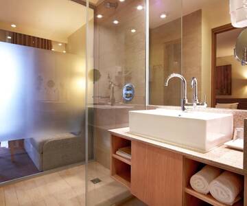 Фото номера Двухместный номер с 2 отдельными кроватями Отель Ana Hotels Sport Poiana Brasov г. Пояна-Брашов 7